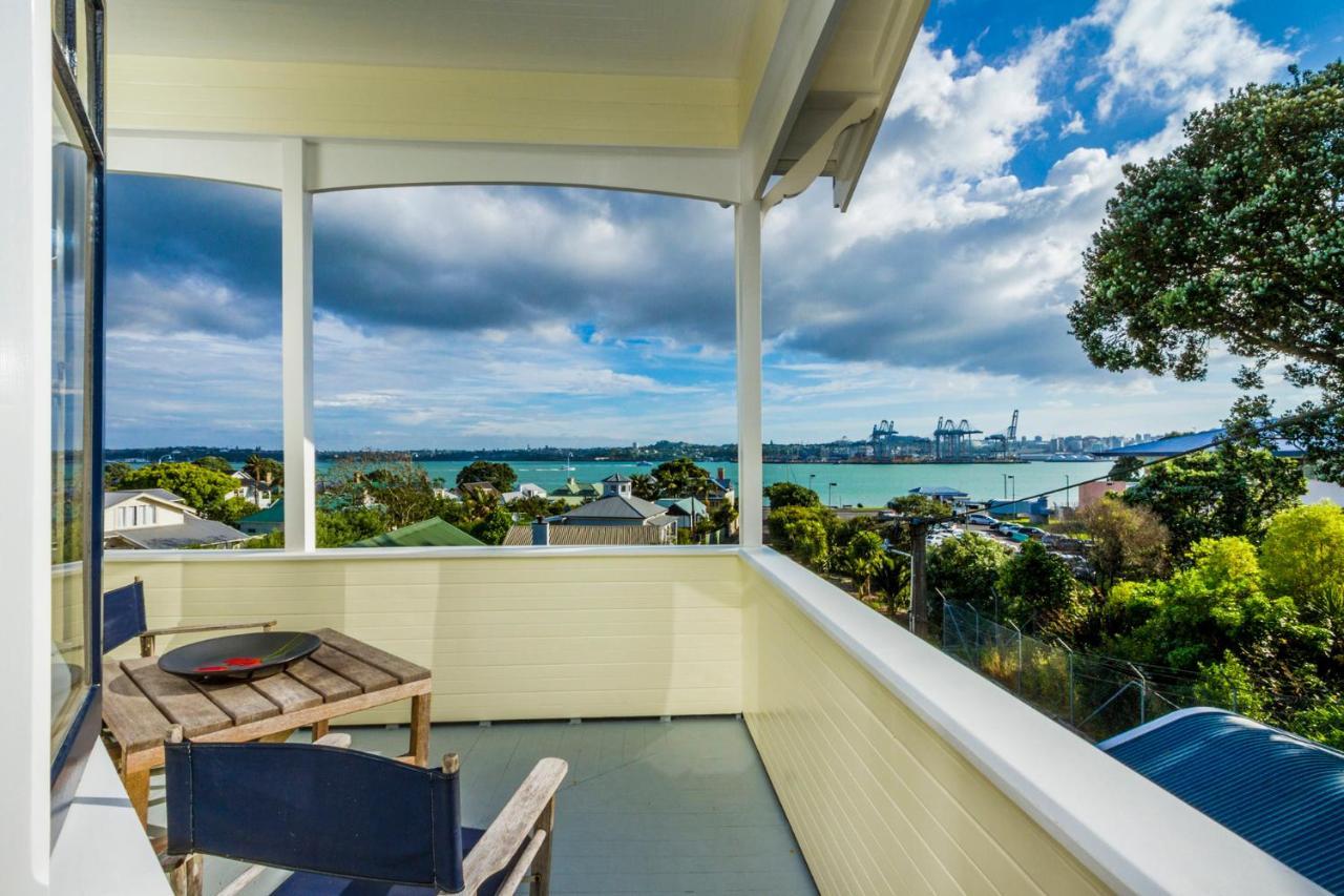 Devonport Harbour View Hotel Auckland Exterior photo